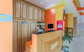 Oyo 14460 Green Park Homestay